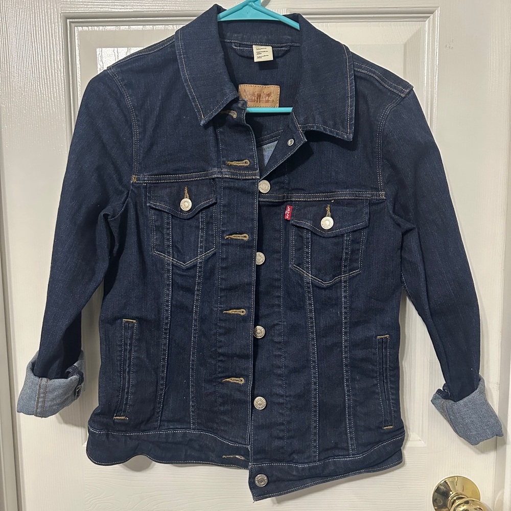 Levi’s denim jacket dark wash